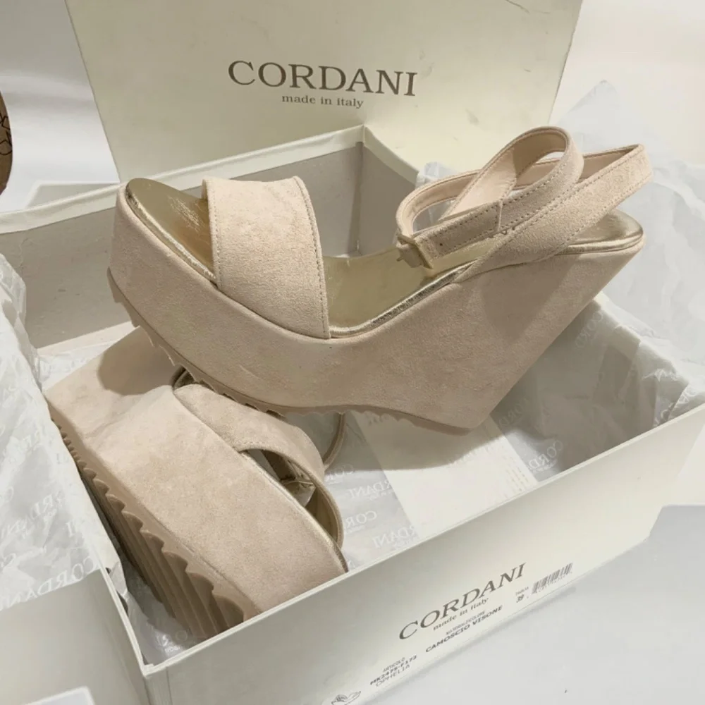 Cordani Made in ITALY Ophelia Nude Beige Suede Wedge Platform Sandals 39 - Picture 12 of 13